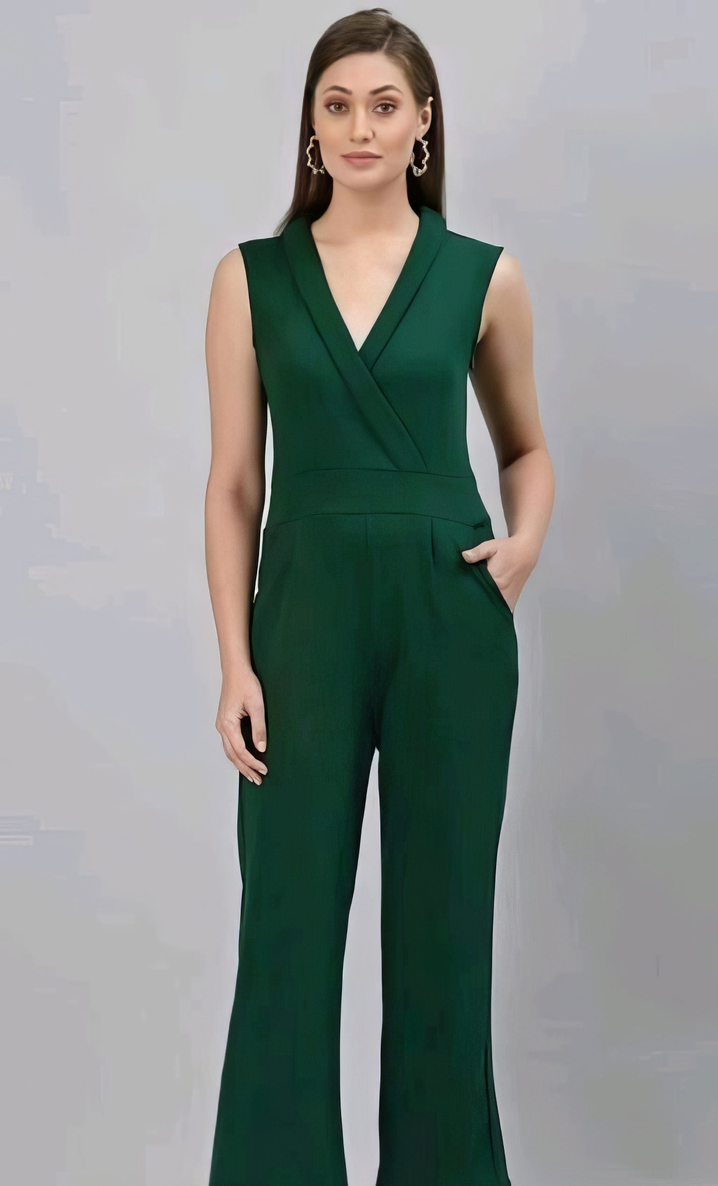 Trendy V-neck Jumpsuit with Insert Pockets