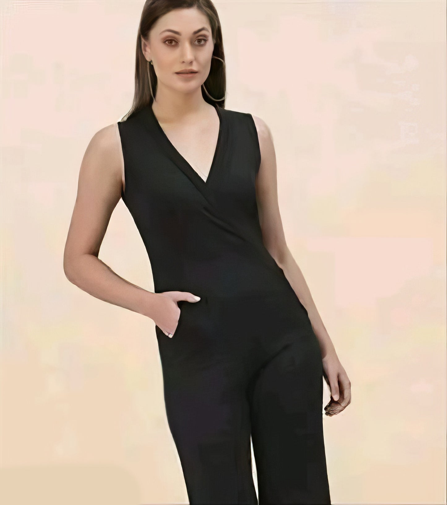 Trendy V-neck Jumpsuit with Insert Pockets